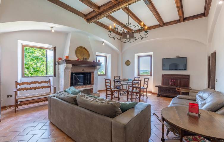 Modernes Apartment mit Pool und WLAN, 2 km von Cantalice entfernt in Cantalice, Rieti Provinz