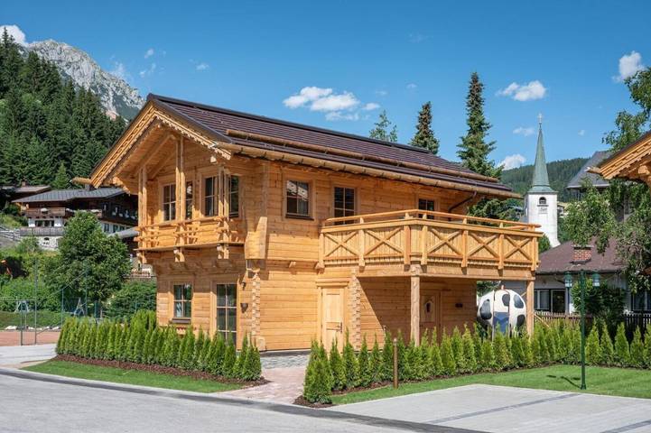 Chalet für 5 Personen, mit Balkon und Terrasse sowie Garten und Pool in Filzmoos