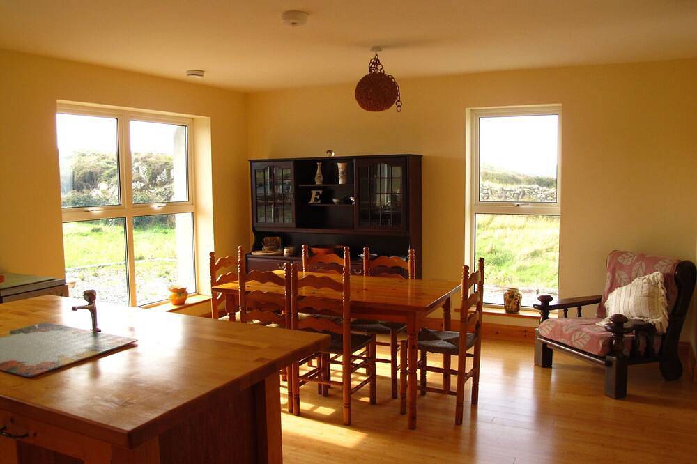 Casa Respetuoso del medio ambiente junto al mar en el salvajismo y la soledad de Connemara in Connemara