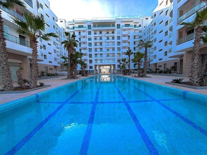 Appartement de vacances pour 4 personnes, avec vue ainsi que piscine et jardin