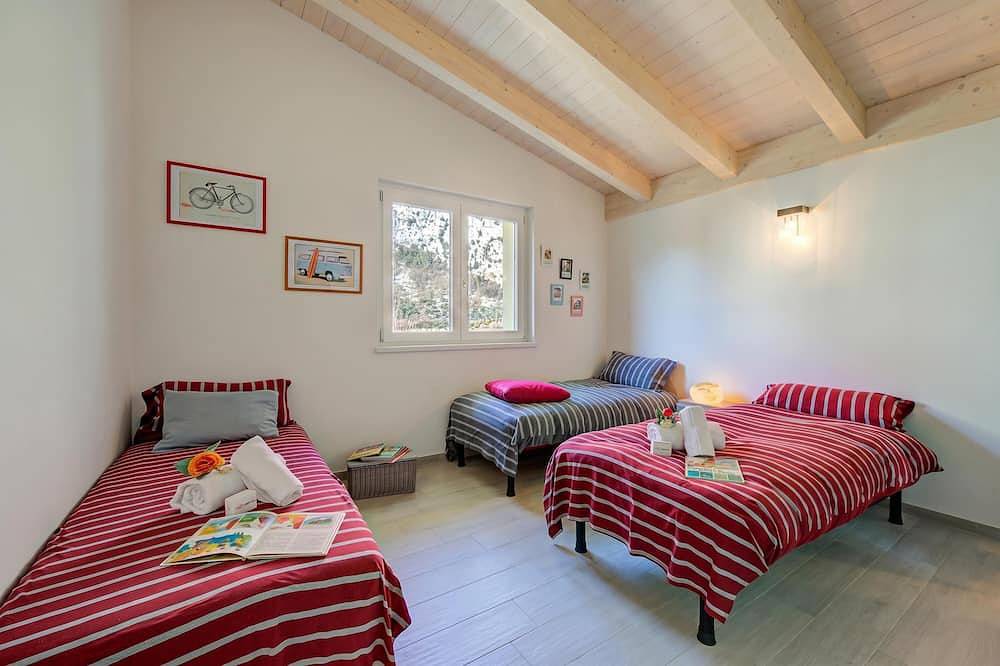 Ganze Wohnung, Mirabelle, Dro, Italy in Dro, Gardasee-Berge