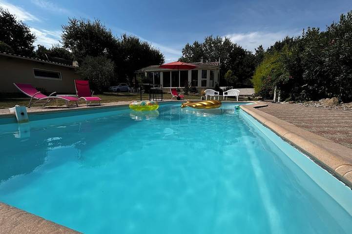 Location de vacances pour 6 personnes, avec Terrasse et Jardin à Cruviers-Lascours
