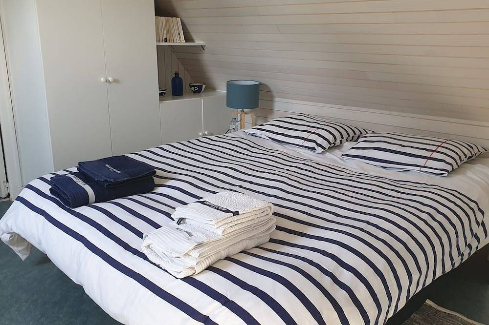 Fischerhaus mit atemberaubendem Meerblick von der Terrasse und dem Garten in Trélévern, Rosa Granitküste