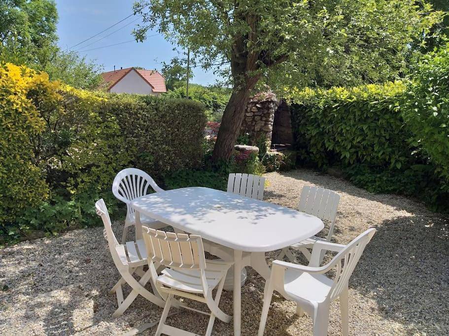 Two-Bedroom House in Champeaux, Côte de la Déroute