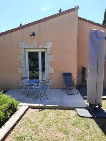 Gîte pour 2 personnes, avec terrasse à Saint-Montan