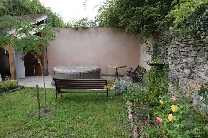 Location de vacances pour 6 personnes, avec terrasse à Souvigny - 2