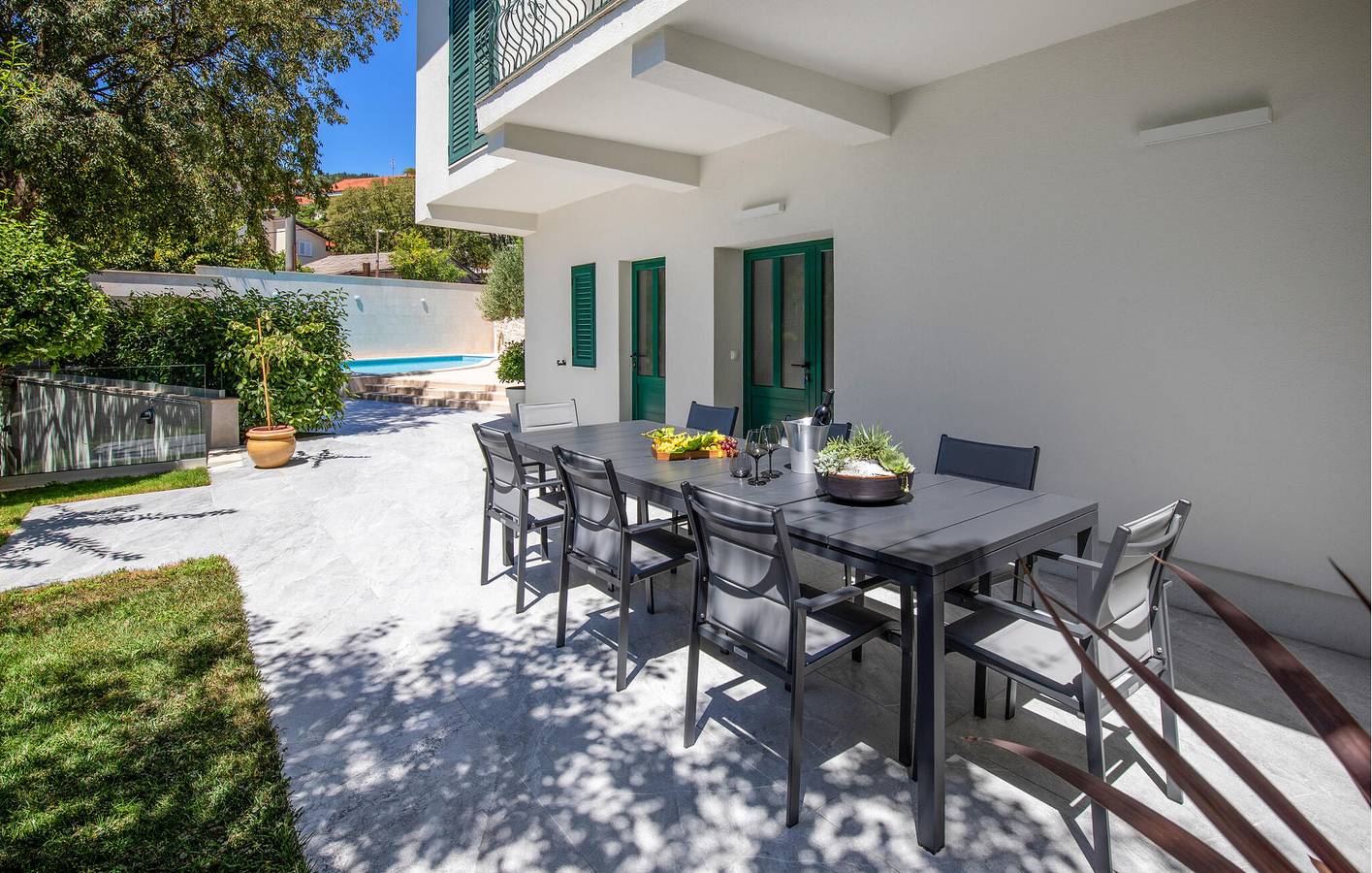 Stilvolle Ferienwohnung mit Pool und WLAN, nur wenige Schritte vom Stadtzentrum von Vrgorac entfernt in Vrgorac, Makarska Riviera