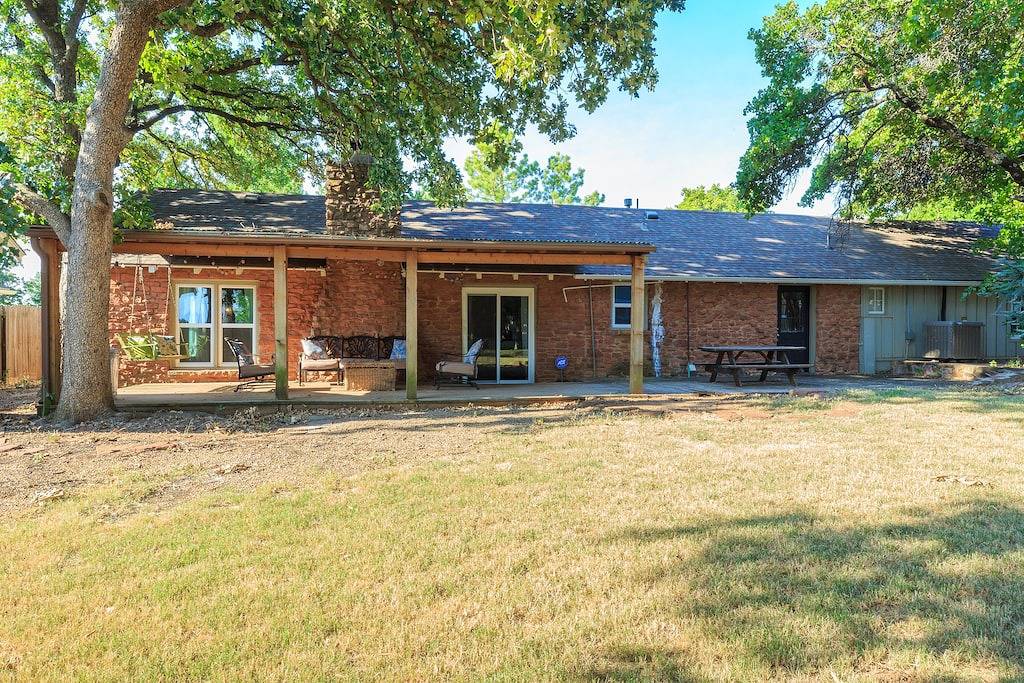 Schöner großer Bungalow im Herzen von Edmond in Edmond, Oklahoma County