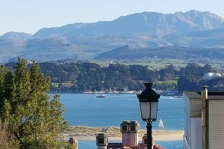 Holiday rental for 7 people, with balcony and garden in Santander