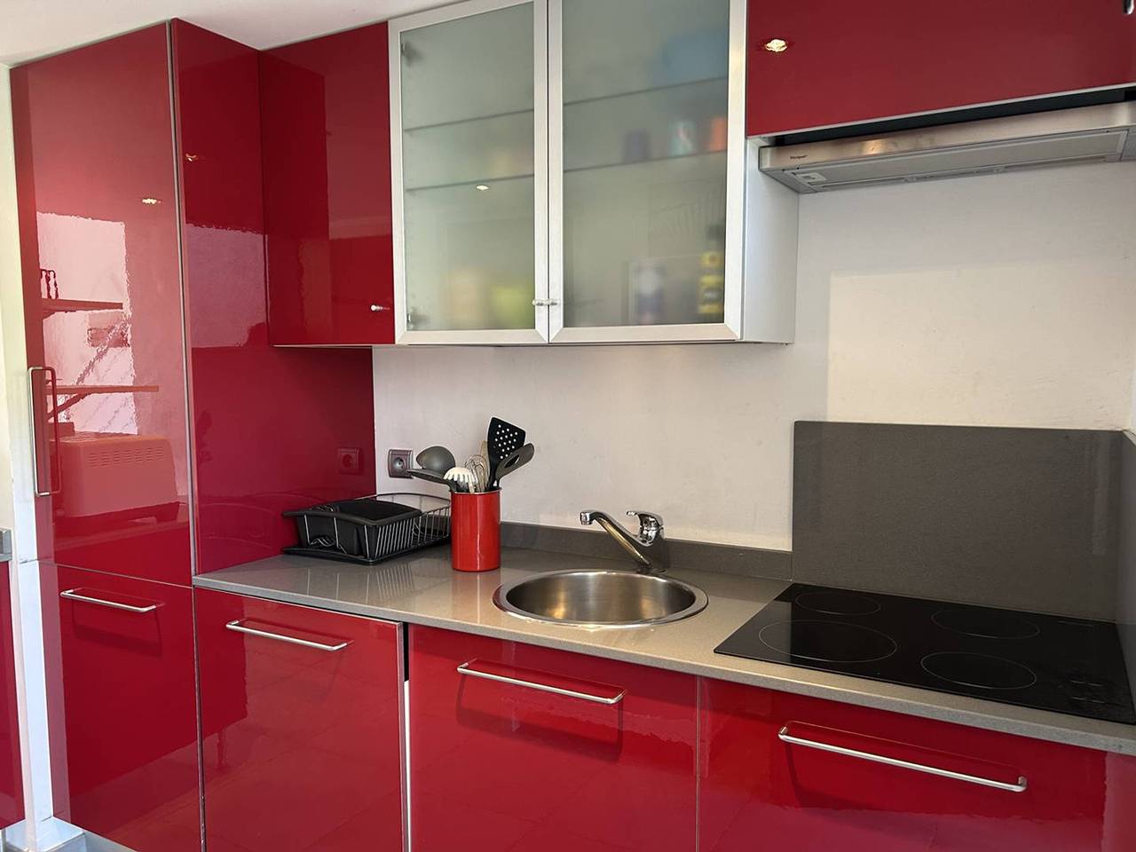 Appartement entier, Studio avec mezzanine 6 pers, piscine, parking privé in Pramousquier, Le Lavandou