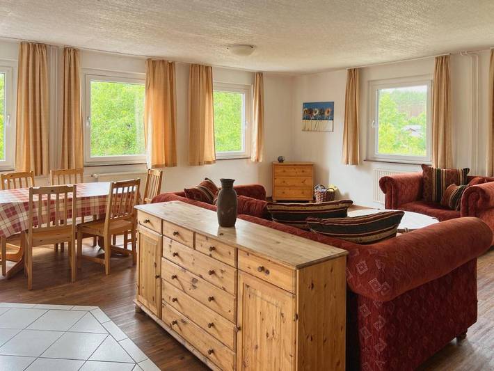 Ferienwohnung für 5 Personen, mit Terrasse und Garten sowie Sauna und Ausblick