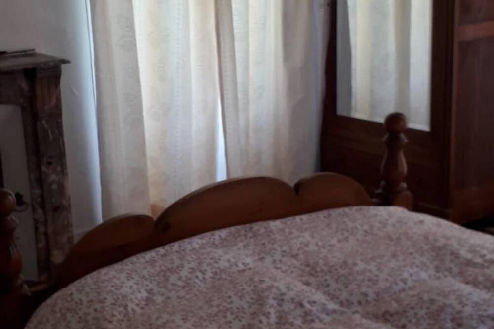 Granja histórica de 5 camas en Villedieu Les-Poeles (hogar del caballo de carreras ‘Ozo ') in Villedieu-les-Poêles, Côte de la Déroute