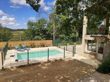 Gîte pour 8 personnes, avec terrasse et jardin, animaux acceptés à Ansouis