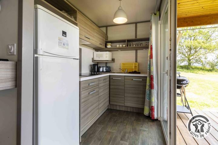 Gîte pour 4 personnes, avec terrasse ainsi que piscine et jacuzzi, animaux acceptés à Camon - 3