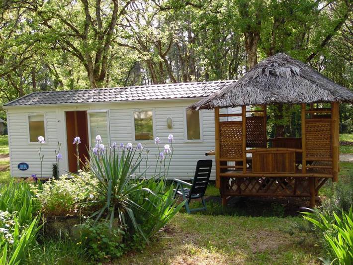 Location de vacances pour 5 personnes, avec terrasse ainsi que vue et piscine, animaux acceptés à Payrac - 2