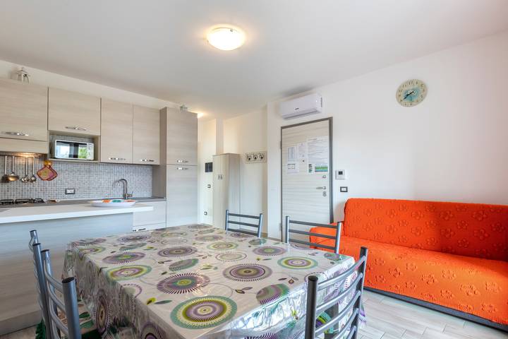 Appartamento intero, Appartamento "Ionio" vicino alla spiaggia con A/C, balcone e terrazza in Lido San Giovanni, Alghero