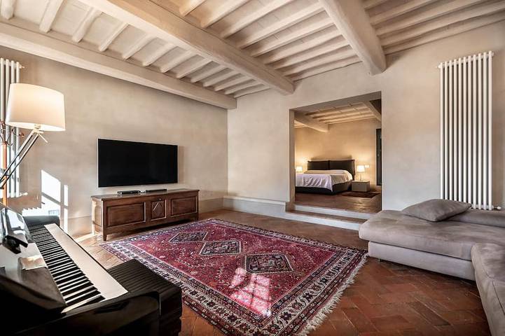 Splendida villa indipendente con piscina privata, WIFI, TV, patio e vista panoramica, vicino Lucca in Lucca, Riviera Toscana