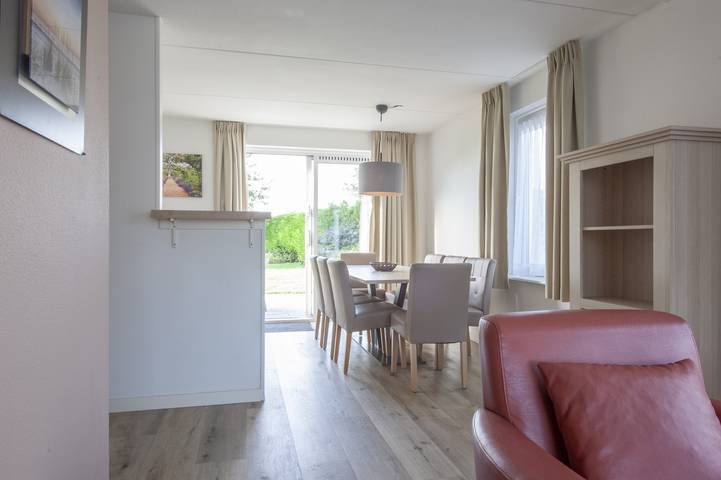Ferienhaus für 8 Personen, mit Balkon/Terrasse und Terrasse sowie Sauna in Scharendijke - 4