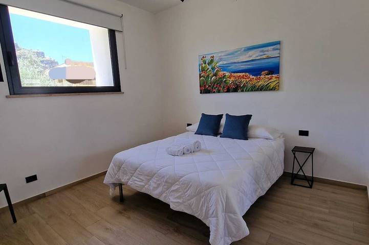 Entire apartment, Isolarentalcar Apartment: Apartments In A Villa With A Swimming Pool in Capaci, Palermo Province