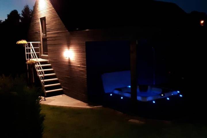 Gîte pour 2 personnes, avec jardin ainsi que jacuzzi et terrasse dans Cherain - 4