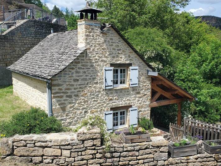 Location de vacances pour 3 personnes, avec jardin et vue à Barjac (Lozère)