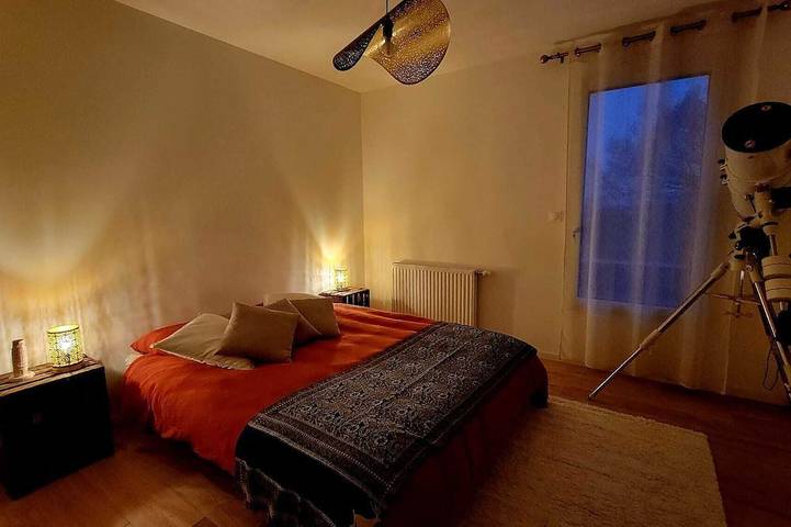 Location de vacances pour 10 personnes, avec terrasse ainsi que jardin et jacuzzi à Rouillon - 4