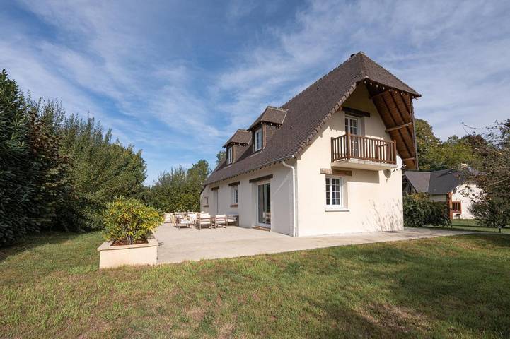 Location de vacances pour 9 personnes, avec terrasse à Vauville