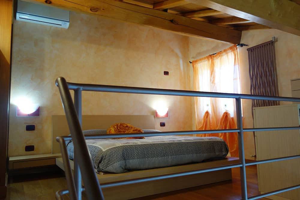 House Versilia Luca e Giada. Abitazione, a 5 km dal mare di Forte dei Marmi! in Seravezza, Riviera Toscana