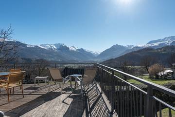 Location De Vacances pour 13 Personnes dans Ouzous, Pyrénées, Photo 2