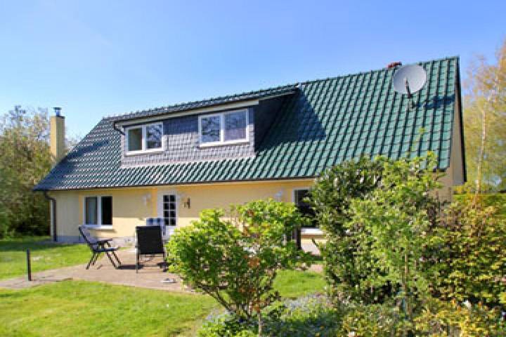 Ferienhaus für 4 Personen, mit Terrasse und Ausblick in Breege - 2