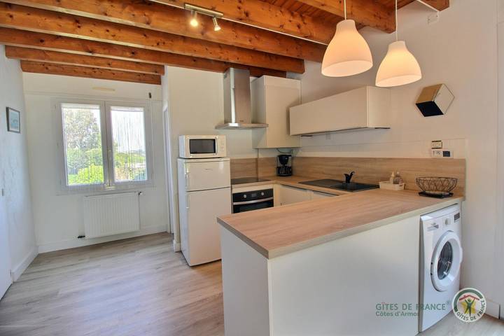 Gîte pour 4 personnes, avec jardin et terrasse à Saint-Quay-Perros - 3