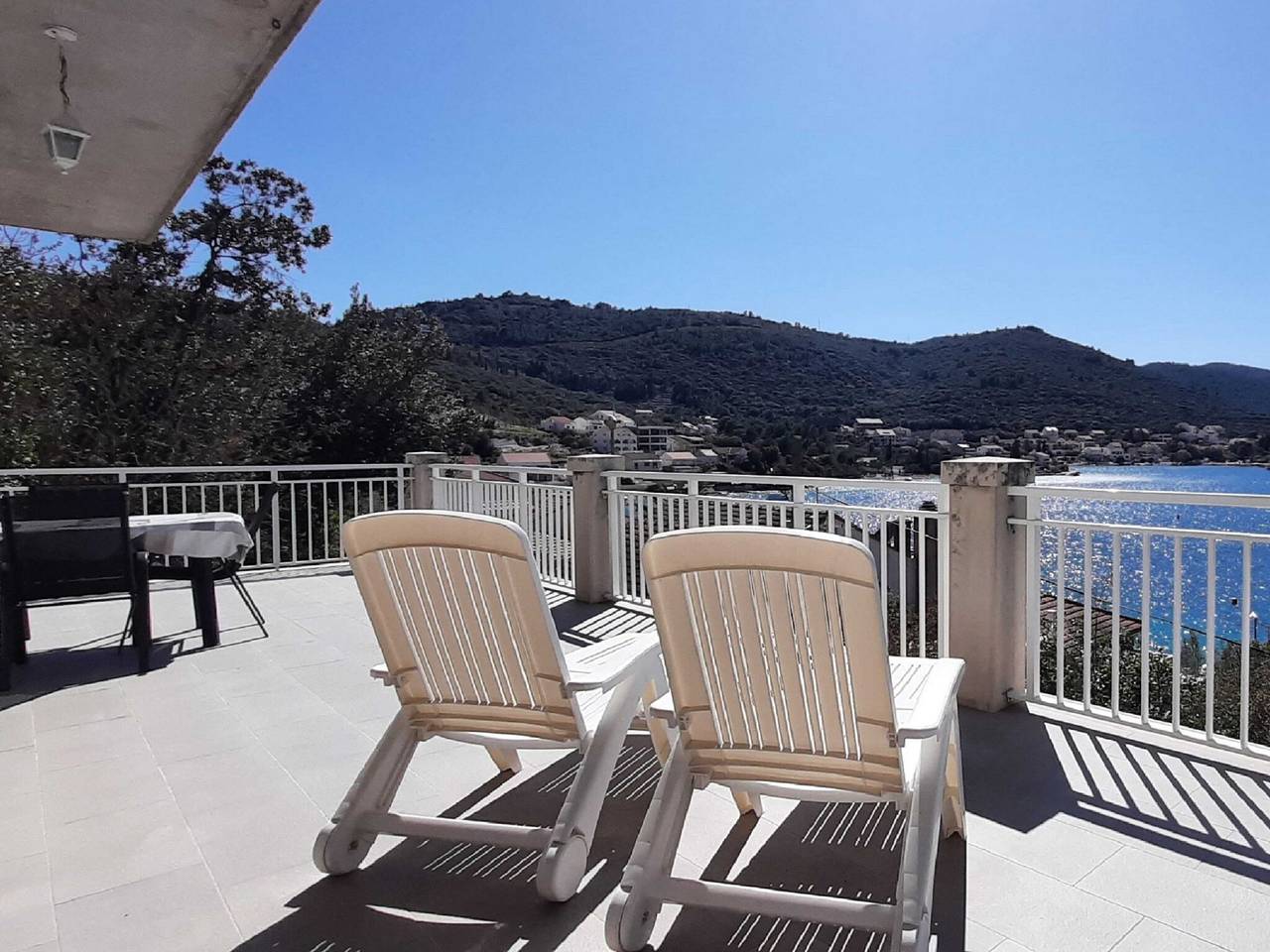 Ganze Wohnung, Apartment Classic Korčula - Two Bedroom Apartment with Terrace and Sea View in Medvinjak, Korcula