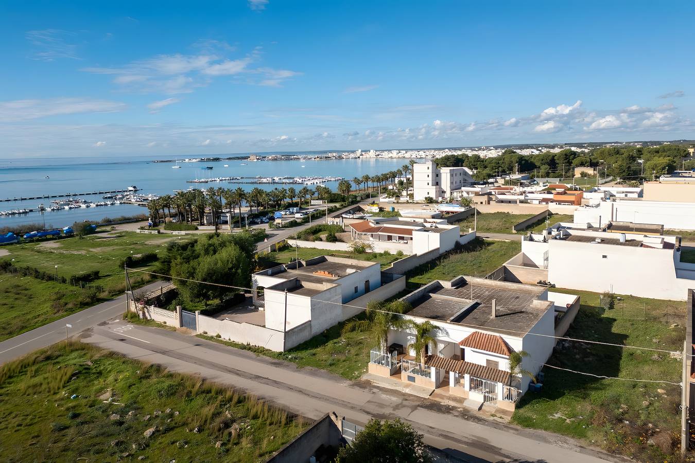 Ferienhaus 'Via Abbagnano 5 8P' mit privatem Garten und Klimaanlage in Porto Cesareo, Golf von Tarent