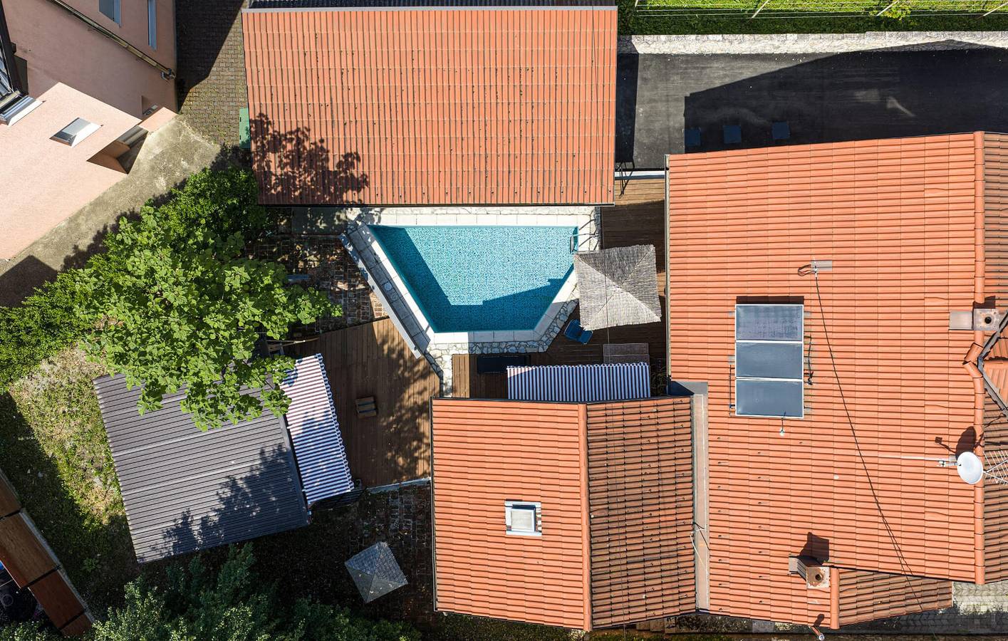 Geräumige 200 m² große Wohnung mit Pool in der Nähe des Stadtzentrums von Karlovac in Karlovac, Karlovac und Umgebung