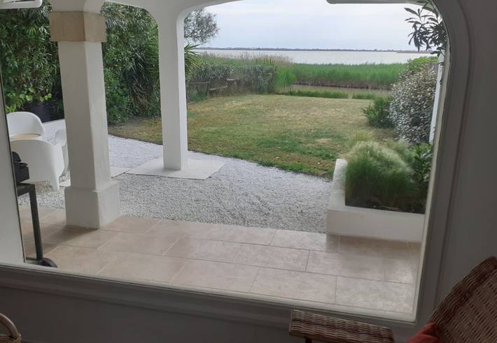 Gîte pour 6 personnes, avec vue sur le lac et terrasse dans Parc ornithologique du Pont de Gau - 4