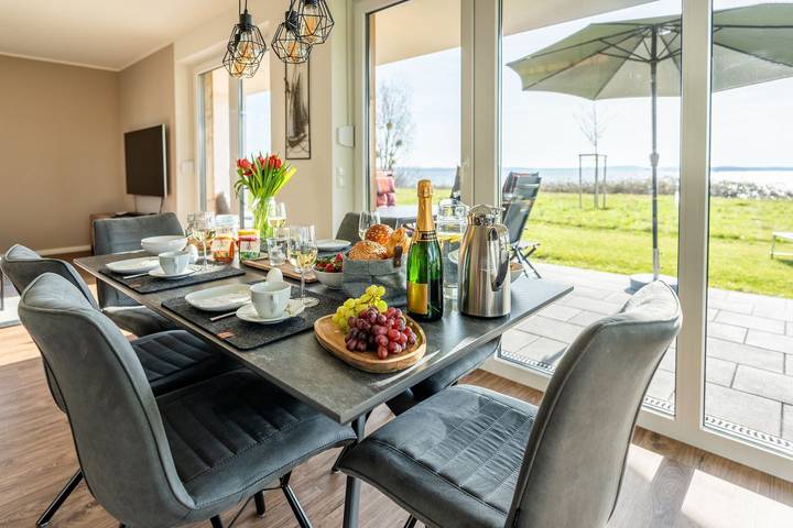 Ferienhaus für 6 Personen, mit Seeblick und Garten in Mecklenburgische Seenplatte - 2