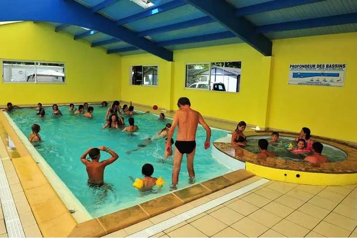 Mobil home pour 10 personnes, avec terrasse et piscine, animaux acceptés à Saint-Vincent-sur-Jard - 4