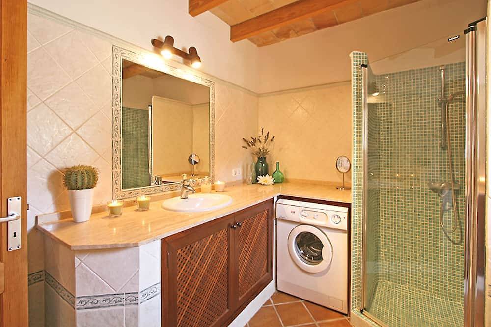 Ses Tanquetes: piscina privada, internet, jardín, barbacoa y terraza. in Sineu, Interior de Mallorca