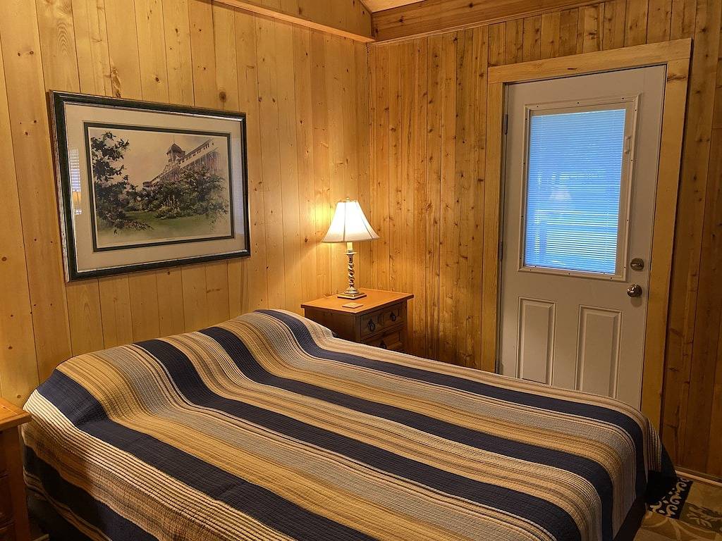 Lake House for 3 Guests in Torch Lake, Antrim County