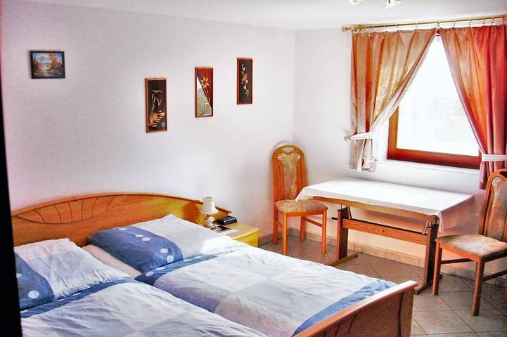 Ferienwohnung für 3 Personen, mit Terrasse und Garten sowie Pool in Rabenau - 2
