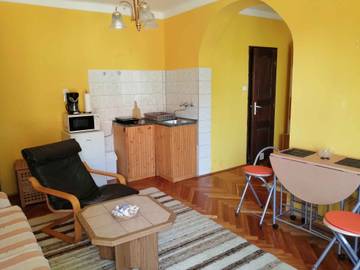 Studio für 2 Personen, mit Garten in Gyenesdias