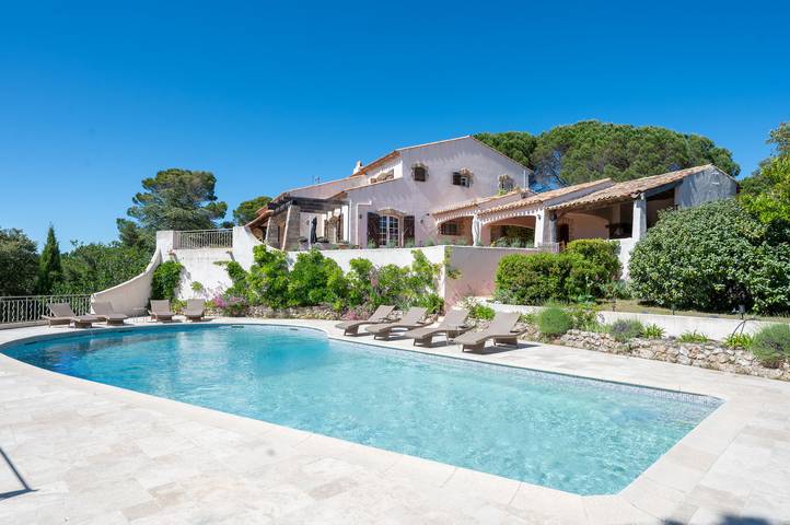 Location de vacances pour 14 personnes, avec terrasse et jardin, animaux acceptés à Tourtour - 2