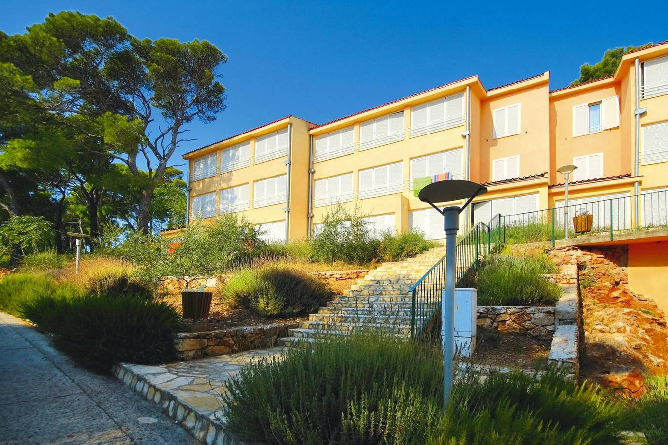Ganze Wohnung, Schöne Apartments in Jelsa mit Pool in Jelsa, Hvar