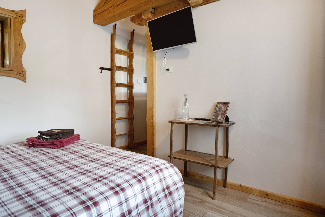 Room 'Camera Quadra' with Mountain View, Balcony and Wi-Fi in Arsiè, Belluno Province