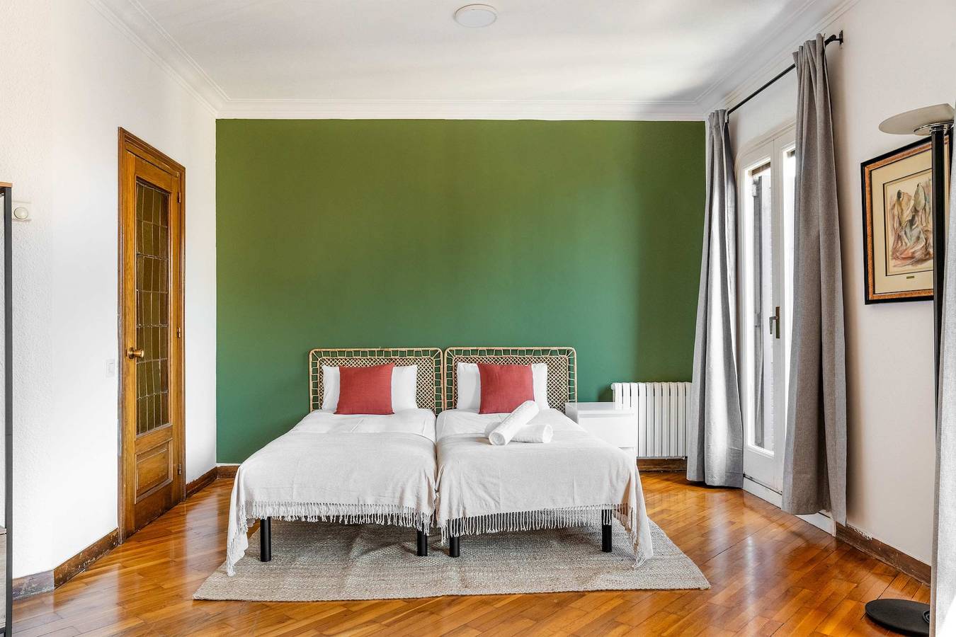 Entire apartment, Paseo de Gracia huge apartment for 15 guests in Barcelona Centre, Barcelona