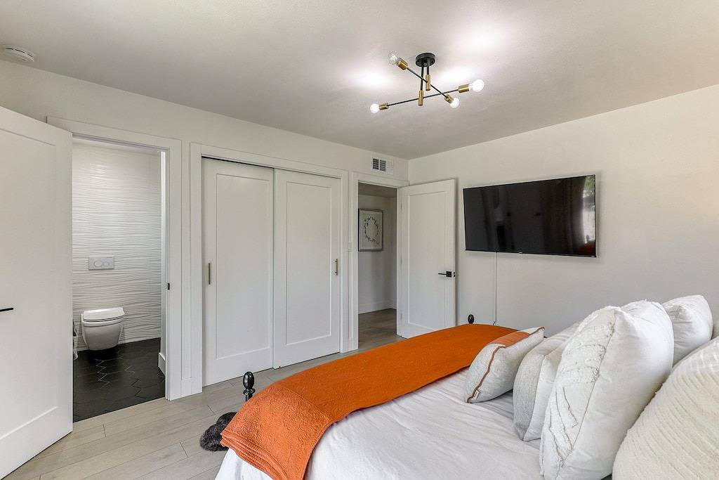 ***Carpenter Lane*** in Redding, Shasta County