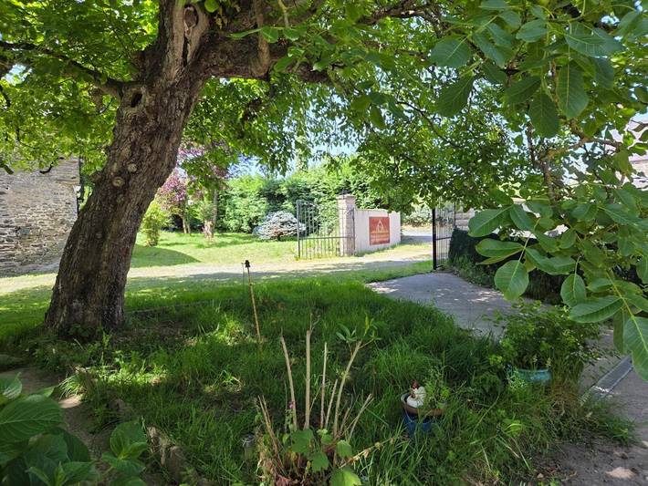 Location de vacances pour 5 personnes, avec jardin, adapté aux familles dans Saint-Germain-d'Elle