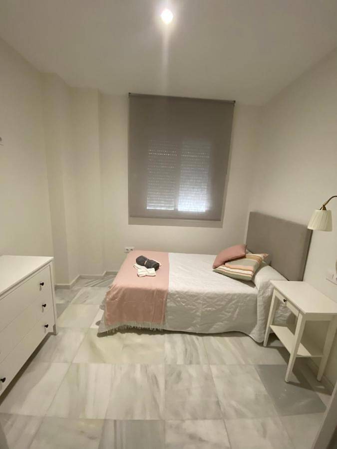 Gîte pour 5 personnes, avec jardin et terrasse à Lora del Río - 4