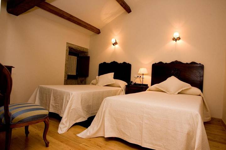 Casa rural con piscina para 3 personas, con piscina además de vistas y jardín en Provincia de La Coruña - 3