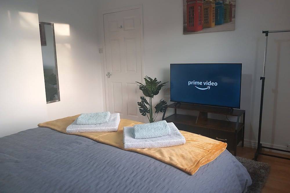 Ganze Wohnung, Superior Apartment | Edinburgh & Glasgow Trains | Private off street parking | in Nord Lanarkshire